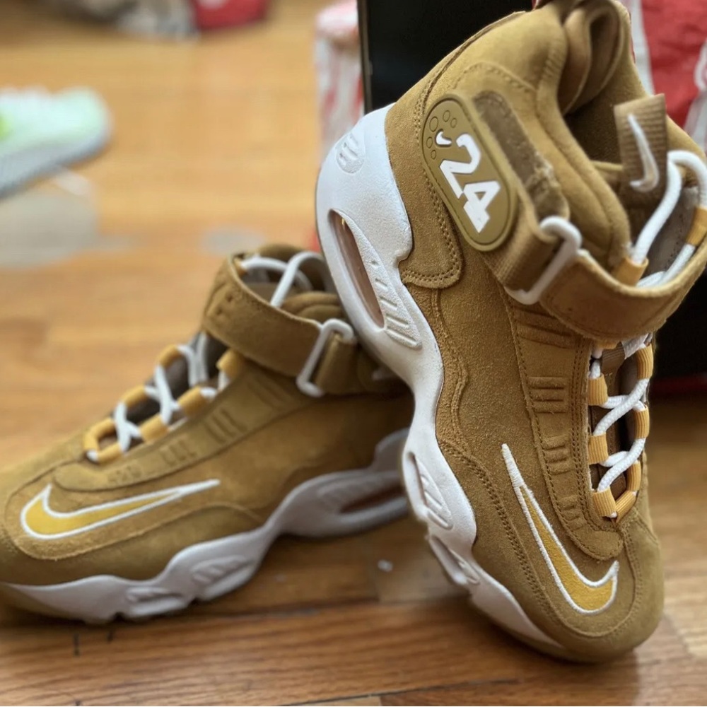 Nike air Max Ken Griffey. Grade School